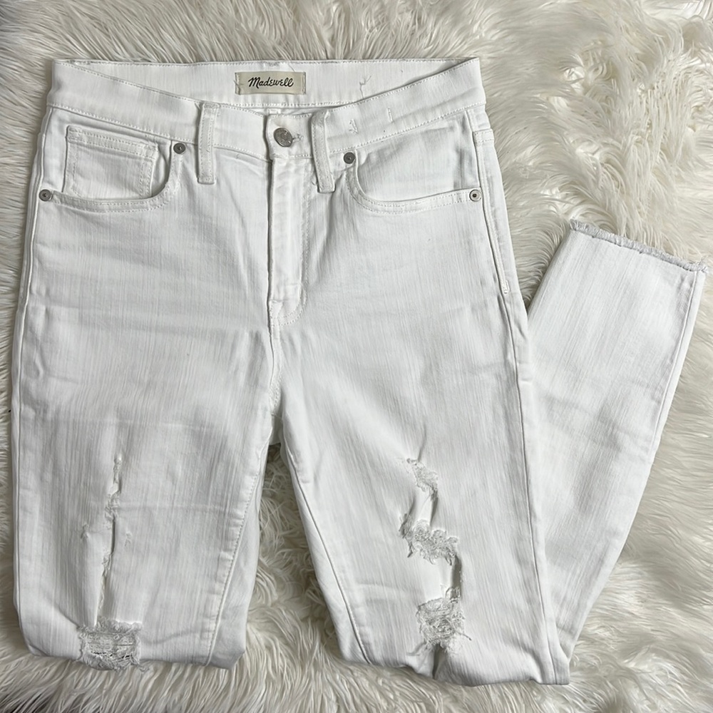9" High-Rise Skinny Crop Jeans in Pure White: Destructed Edition Size  27